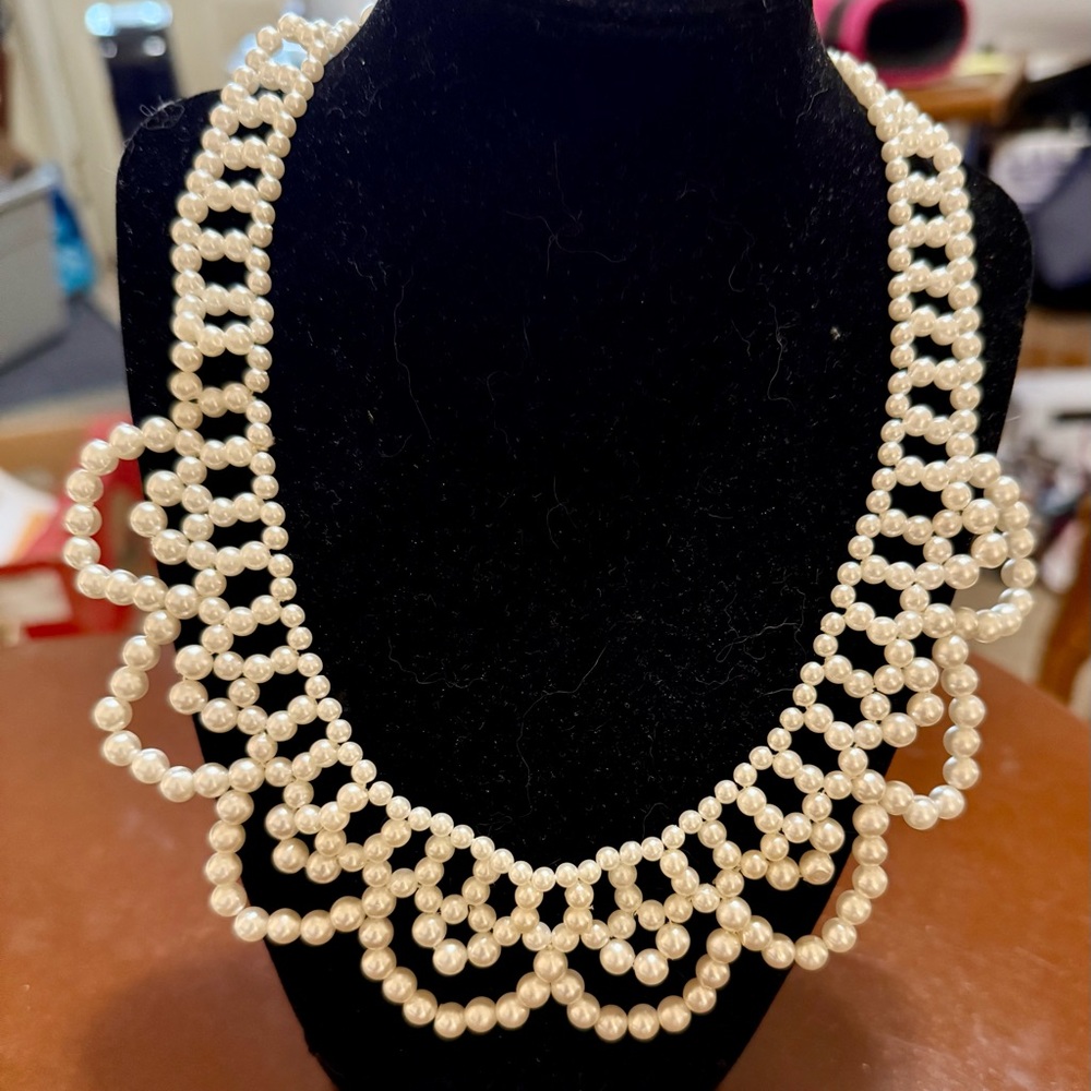 Elegant Faux Cream Pearl Necklace